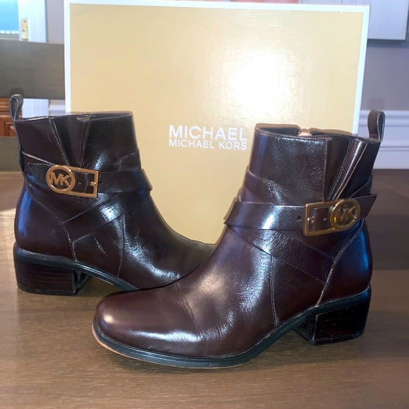Michae Kors booties in box - Picture 1 of 5